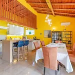 Villa Casa Do Lirio - Near Quinta Do - Heated Pool