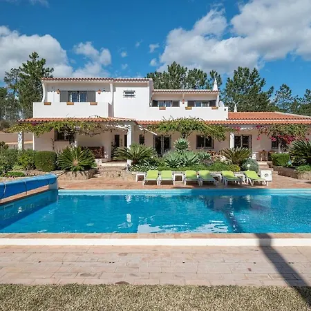 Villa Casa Do Lirio - Near Quinta Do - Heated Pool *
