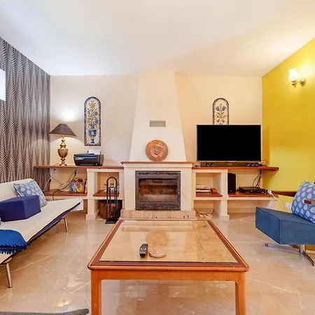 Villa Casa Do Lirio - Near Quinta Do - Heated Pool *