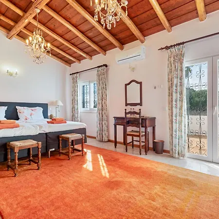 Casa Do Lirio - Near Quinta Do - Heated Pool Villa