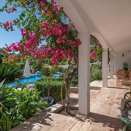 Villa Casa Do Lirio - Near Quinta Do - Heated Pool